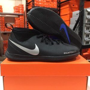 Nike Junior Phantom VSN Club DF IC Soccer Shoes!